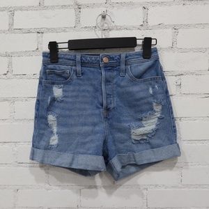 Hollister jean shorts size 25